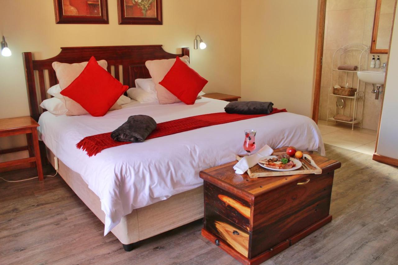 17 on Bird Guest House Beaufort West Extérieur photo