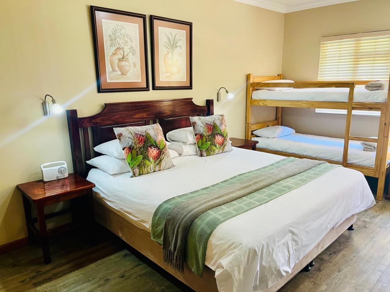 17 on Bird Guest House Beaufort West Extérieur photo