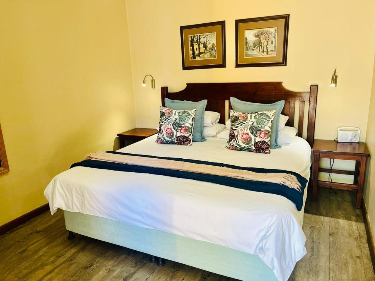 17 on Bird Guest House Beaufort West Extérieur photo