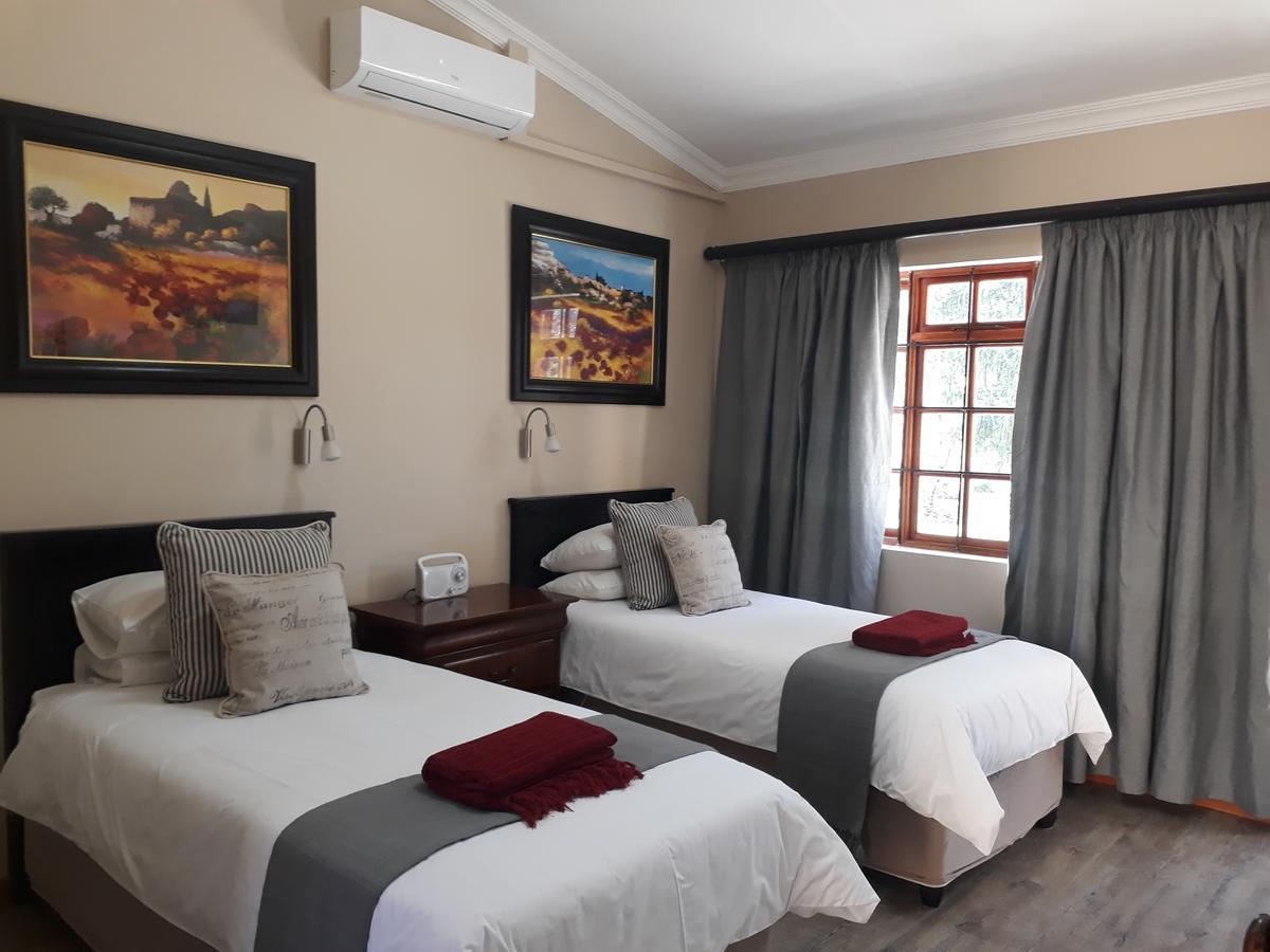 17 on Bird Guest House Beaufort West Extérieur photo