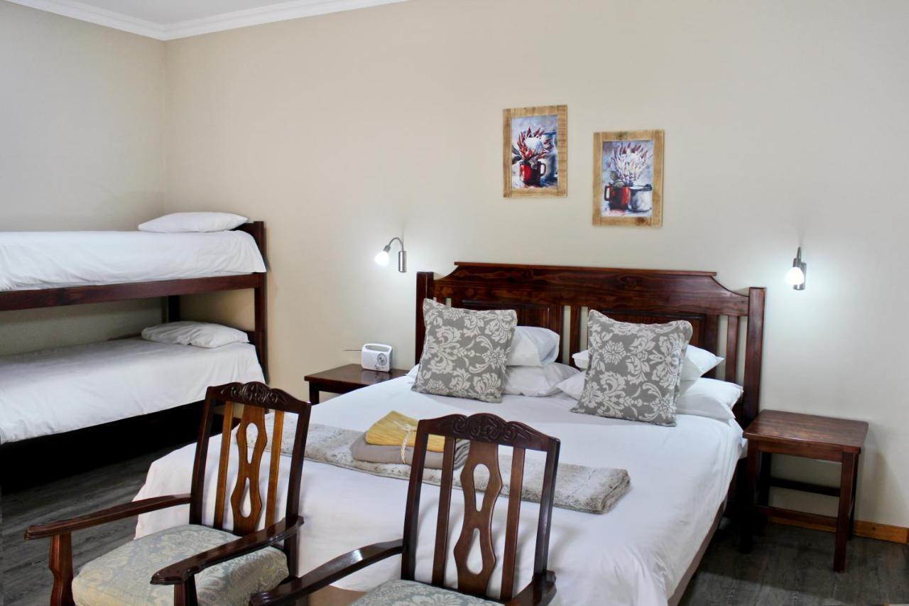 17 on Bird Guest House Beaufort West Extérieur photo